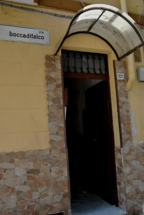 דירה פלרמו In Piazza Casavacanze